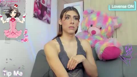 Ariana Forero ---- independet model online show from 18, 11, 2025