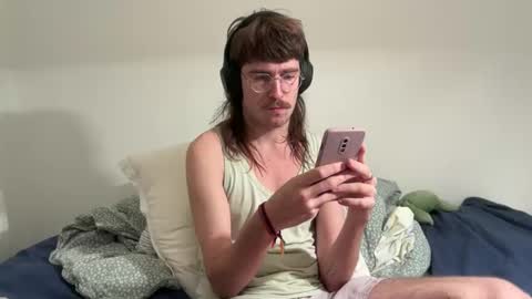 Snapshot of aristae chatting on 19, 10, 2025 Ariste online show from 19, 10, 2025