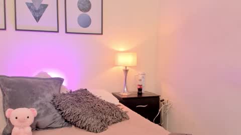 Snapshot of arivega chatting on 18, 2, 2026 Nice to meet you thumb up me please its important I LOOK MY BIO DOWN online show from 18, 2, 2026