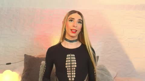Snapshot of arivega chatting on 7, 5, 2026 Nice to meet you thumb up me please its important I LOOK MY BIO DOWN online show from 7, 5, 2026