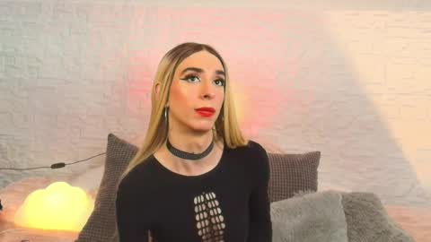 Snapshot of arivega chatting on 7, 5, 2026 Nice to meet you thumb up me please its important I LOOK MY BIO DOWN online show from 7, 5, 2026