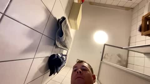 armyskater32 online show from 12, 9, 2025