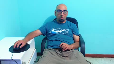 arnelux72 online show from 12, 1, 2025