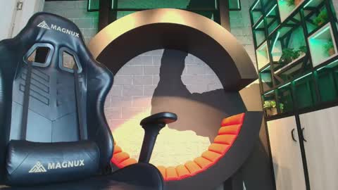 Arohom Lester online show from 30, 10, 2025