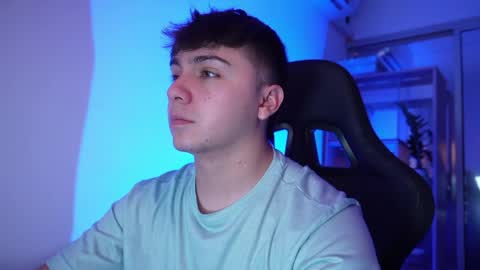 Snapshot of aron__cooper chatting on 3, 4, 2026 aron__cooper online show from 3, 4, 2026