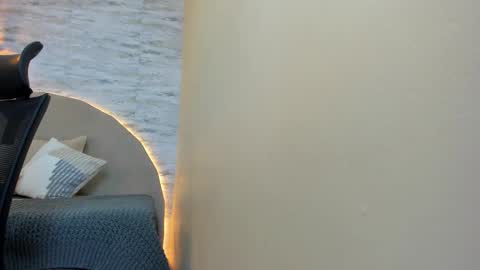 Snapshot of aron_bolt chatting on 11, 11, 2025 ARON BOLT online show from 11, 11, 2025