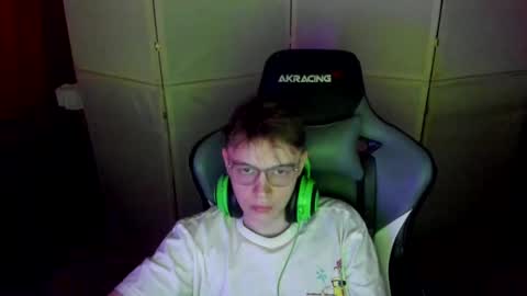 biggest penis  online show from 1, 3, 2025