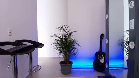 Snapshot of aron_santoro1 chatting on 30, 10, 2025 Aron Santoro online show from 30, 10, 2025