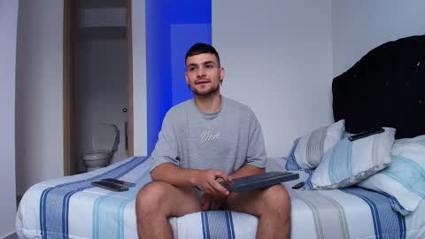 Aron Santoro online show from 27, 11, 2025