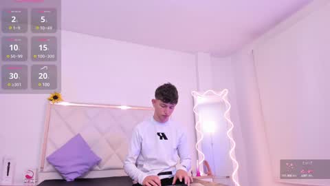 Snapshot of aron_tay chatting on 27, 12, 2024 your aron online show from 27, 12, 2024