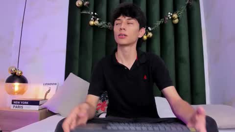 Aron online show from 19, 12, 2025