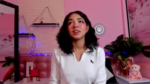 Snapshot of aronandmoli chatting on 7, 6, 2026 aronandmoli online show from 7, 6, 2026