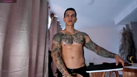 Snapshot of arondark chatting on 22, 4, 2026 DarkMaster online show from 22, 4, 2026