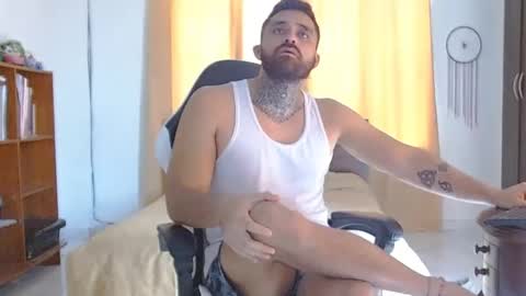 Snapshot of aronmiller404 chatting on 19, 12, 2024 aronmiller online show from 19, 12, 2024