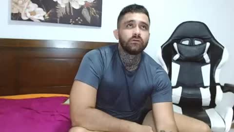 Snapshot of aronmiller404 chatting on 25, 9, 2025 aronmiller online show from 25, 9, 2025