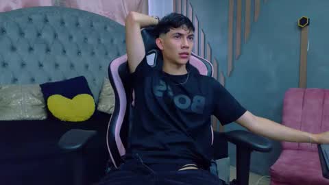 Snapshot of arontawers chatting on 25, 2, 2026 Arontawers online show from 25, 2, 2026