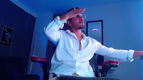 Adrian online show from 4, 10, 2025