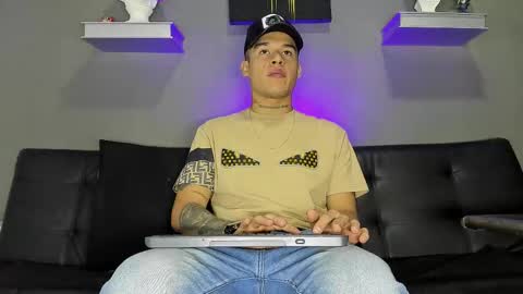 AROON HOT online show from 6, 2, 2026