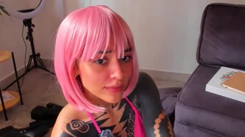 Snapshot of artgea chatting on 29, 9, 2025 Linda  independent model artgeea online show from 29, 9, 2025