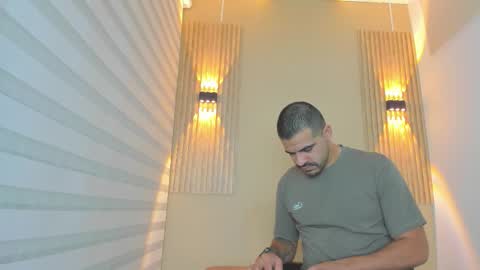 Snapshot of arthur_howard chatting on 6, 1, 2026 arthur_howard online show from 6, 1, 2026