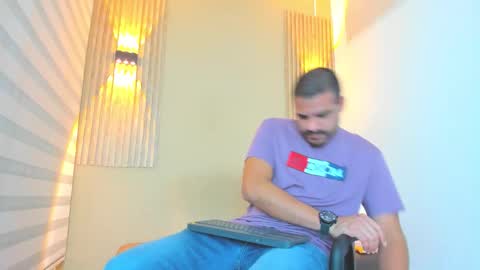 Snapshot of arthur_howard chatting on 13, 1, 2026 arthur_howard online show from 13, 1, 2026