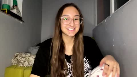 Mia  online show from 17, 3, 2026