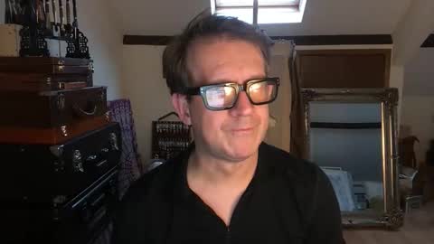 artisterotic online show from 21, 11, 2025