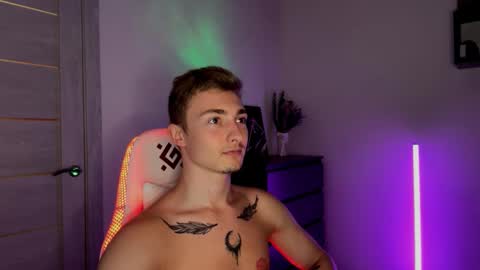 Snapshot of arturr_scott chatting on 10, 11, 2025 arturr_scott online show from 10, 11, 2025