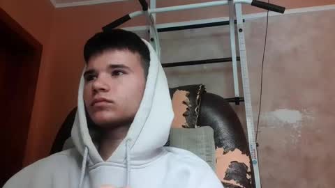 Snapshot of arvyn_ chatting on 16, 4, 2026 Denis online show from 16, 4, 2026