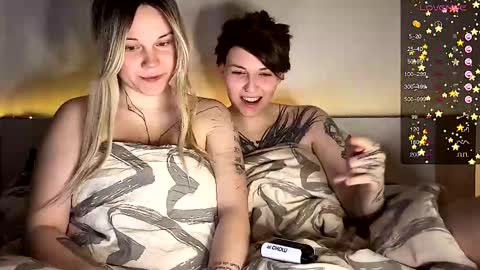 Snapshot of arya_stark7 chatting on 10, 12, 2024 Arya brunett and Cassie blond online show from 10, 12, 2024
