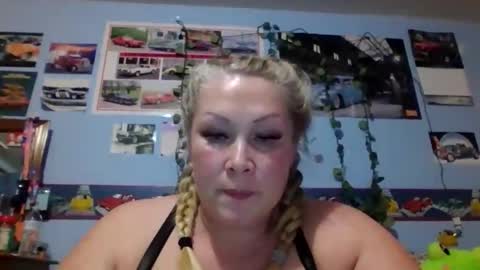 Snapshot of ash0ley chatting on 27, 3, 2026 ash0ley online show from 27, 3, 2026