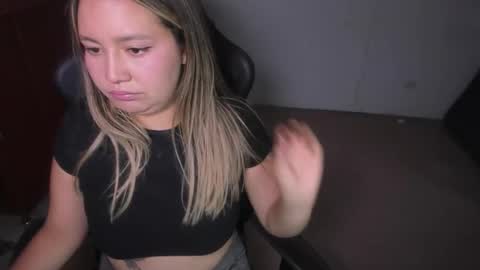 Snapshot of ash_smith1 chatting on 12, 11, 2025 ash_smith1 online show from 12, 11, 2025