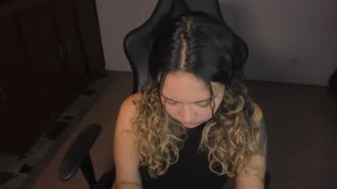 ash_smith1 online show from 16, 4, 2026