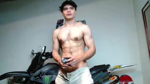 ash_wingrant online show from 30, 11, 2025