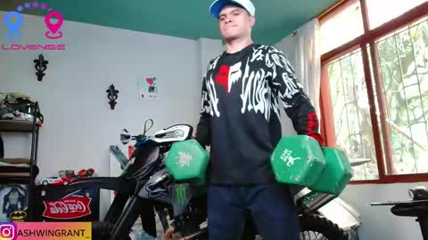 Snapshot of ash_wingrant chatting on 20, 4, 2026 ash_wingrant online show from 20, 4, 2026