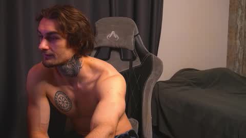 Snapshot of asher_88 chatting on 21, 12, 2025 Jerk Machine online show from 21, 12, 2025