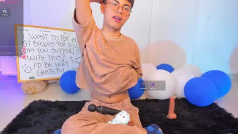 Asher online show from 4, 5, 2026