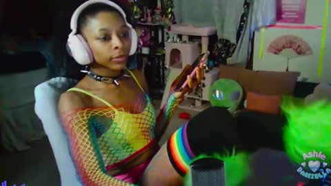 Snapshot of ashledaniella chatting on 8, 3, 2025 Ashle online show from 8, 3, 2025