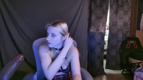Snapshot of ashleewolfx chatting on 2, 1, 2025 Ashlee Wolf online show from 2, 1, 2025