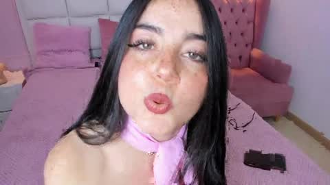 Snapshot of ashley_petit chatting on 5, 5, 2026 ashley_petit online show from 5, 5, 2026
