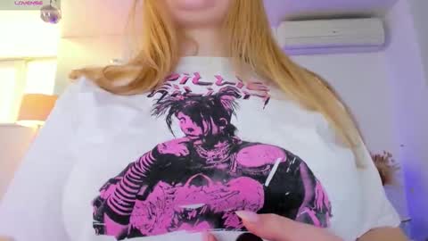 Snapshot of ashleyjonse chatting on 11, 2, 2026 AshleyJonse online show from 11, 2, 2026