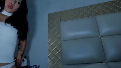 Snapshot of ashleytravis_ chatting on 21, 7, 2026 online show from 21, 7, 2026
