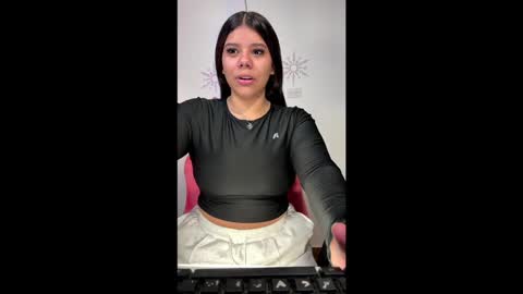 Snapshot of ashleyy18__ chatting on 6, 2, 2025 Ashleyy18   online show from 6, 2, 2025
