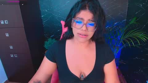 Snapshot of ashleyy18__ chatting on 9, 10, 2025 Ashleyy18   online show from 9, 10, 2025