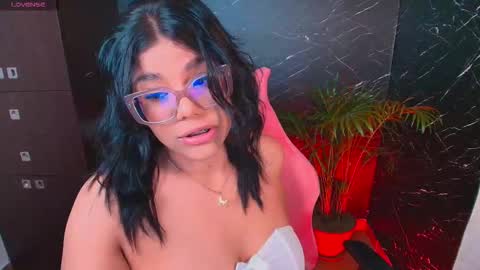 Snapshot of ashleyy18__ chatting on 16, 10, 2025 Ashleyy18   online show from 16, 10, 2025