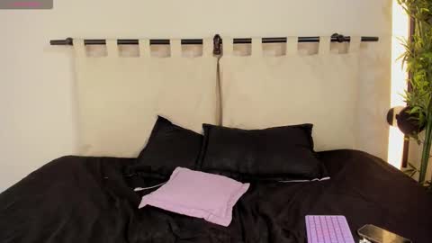 ashly_jones_ online show from 16, 12, 2025