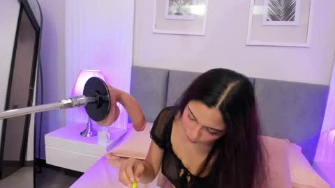 Snapshot of ashlye_lewis chatting on 11, 4, 2026 Ashlye online show from 11, 4, 2026