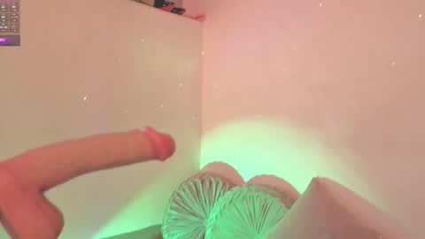 Snapshot of ashlynnlowe_ chatting on 8, 11, 2025 Ash online show from 8, 11, 2025