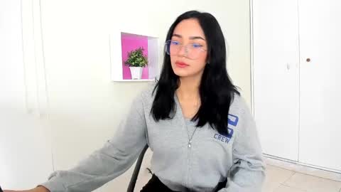 Camila online show from 3, 1, 2025