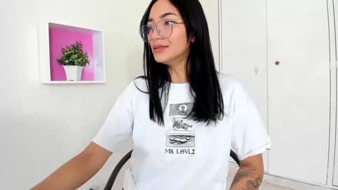 Camila online show from 11, 1, 2025